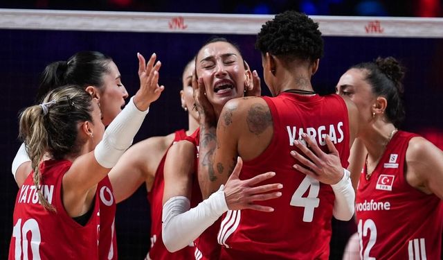 Dünyanın zirvesinde yine biz varız: Filenin Sultanları 2026 FIVB Milletler Ligi şampiyonu!