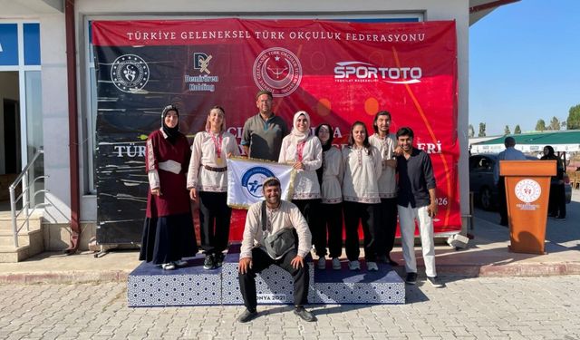 Hedefi tam on ikiden vurdular: Geleneksel Türk Okçuluğu bölge elemelerinde NEÜ rüzgarı!