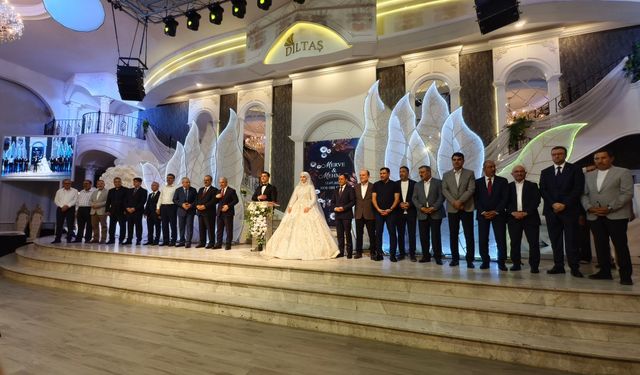 Konya protokolü bu düğünde buluştu: Mehmet Büyükeğen ve Merve Taşar çifti mutluluğa ‘evet’ dedi!