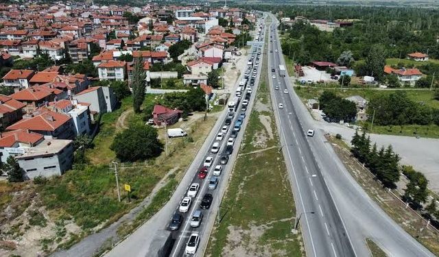 Konya-Afyon Yolunda trafik tek şeride düştü