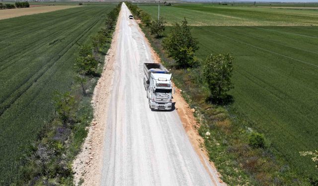 Karatay’da kilometrelerce uzunluktaki yeni bağlantı yolları bölgenin kaderini değiştiriyor