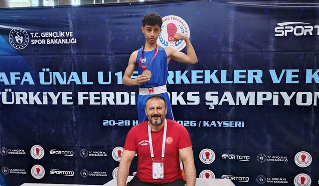 Kayseri'deki turnuvada Konya rüzgarı esti: Genç eldivenler ringi rakiplerine dar etti!