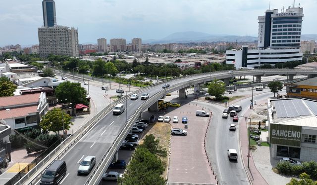 Konya'nın en yoğun üst geçidinde trafik konforu en üst seviyeye çıkarıldı