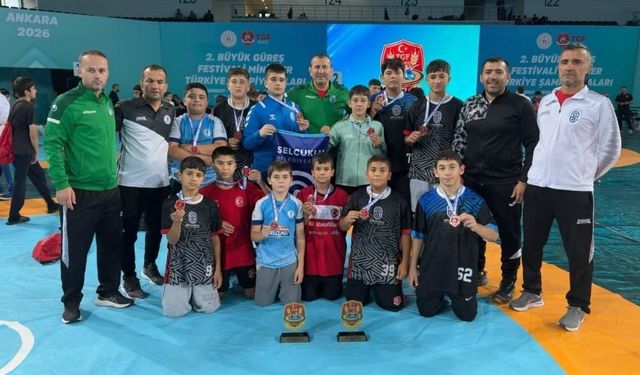 Konya’nın minik pehlivanlarından gövde gösterisi! Rakiplerine şans tanımadılar