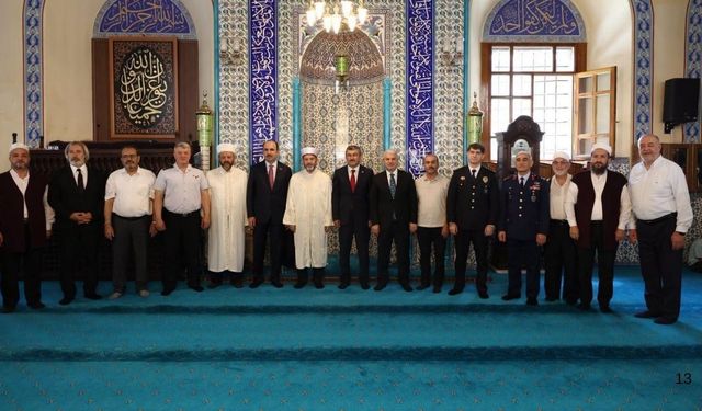 Konya’da gönüller şehitler için birleşti: Tarihi Kapu Camii'nde anlamlı 15 Temmuz buluşması!