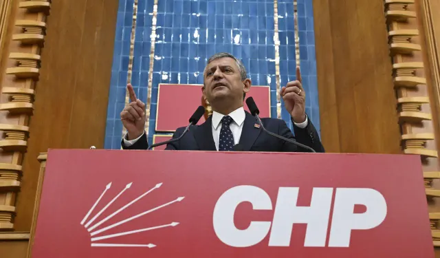 Türk siyasetinde tarihi kırılma: Özgür Özel CHP kürsüsüne veda etti, yeni partiyi ilan etti!