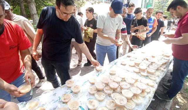 Gelenek yine bozulmadı! Teknik Isıl İşlem’den Konya sanayisine aşure ikramı