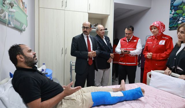 Türk Kızılay Genel Başkanı Yılmaz Kahire’de: Gazzeli hastalara 10,5 milyon liralık tıbbi destek