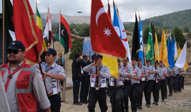 Dünyanın dört bir yanından binlerce genç Konya’da buluştu: İslam İzcileri Kampı’nda duygusal anlar!