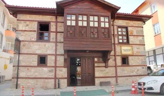 Seydişehir'de emeklilerin yeni adresi belli oldu: Çay 5 TL!