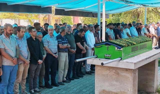 Tayin yolunda kaza: Yaşamını yitiren sürücü ve kayınvalidesi Konya’da defnedildi