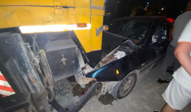Talihsiz kaza! Park halindeki vince çarptı…