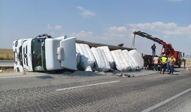 Konya'da sürücünün mucize eseri kurtulduğu kaza!