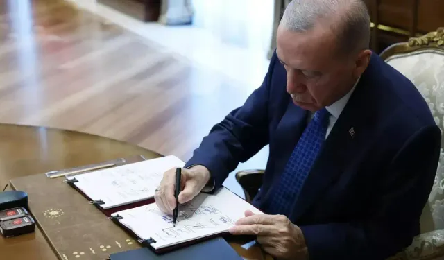 Resmî Gazete’de yayımlanan kararla bürokraside kartlar yeniden dağıtıldı