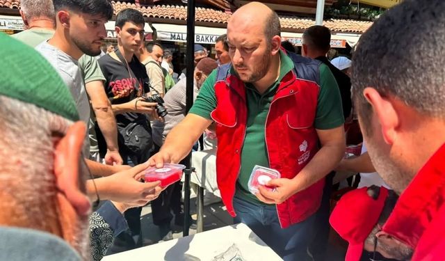 Konya’da asırlık vakıf geleneği karpuz ikramıyla yaşatıldı!