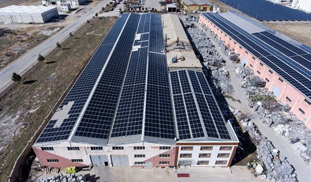 Çatılar artık elektrik üretiyor!