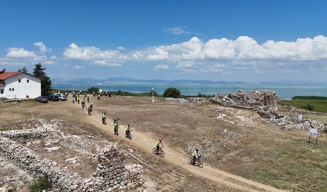 Konya’da bir anda yollar bisikletlilerle doldu! Pedallar bu kez Meram için çevrildi