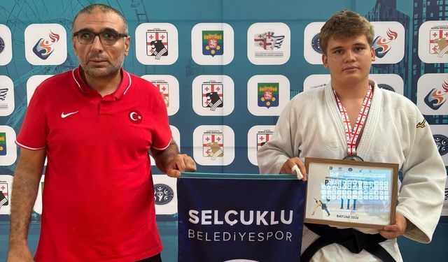 Batum’daki zorlu tatamiden kürsü derecesi geldi: Uluslararası arenada Selçuklu rüzgarı esi̇yor