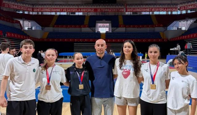İzmir'deki şampiyonaya damga vurdular: Konya’nın altın çocuklarından tarihi başarı!