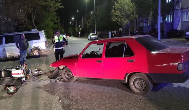 Konya'da otomobil ile motosiklet çarpıştı! Yaralılar var...