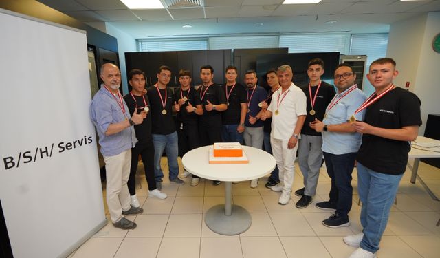 Geleceğin teknisyenleri İstanbul’da yarıştı: Şampiyonluk kupası Konya Ahi Evran Mesleki Eğitim Merkezi’nin oldu!