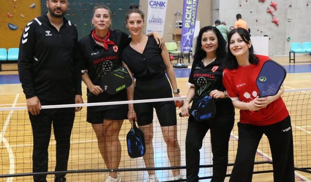 Öğretmenler için pickleball dönemi başlıyor