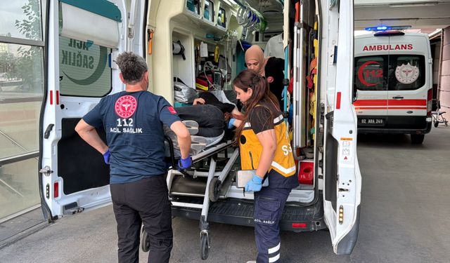 Şiddete uğrayan kadını kurtarmak istedi! Kahraman gence bakın ne oldu...