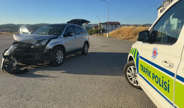 Kavşakta feci kaza! İçinde çocuğun da olduğu yaralılar var…