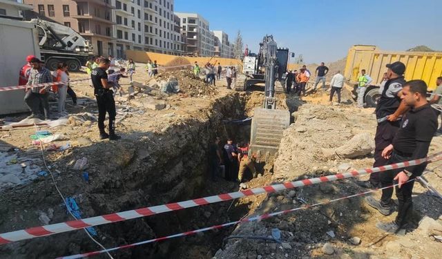 Alt yapı çalışmalarında feci kaza! Göçük altında kaldılar…