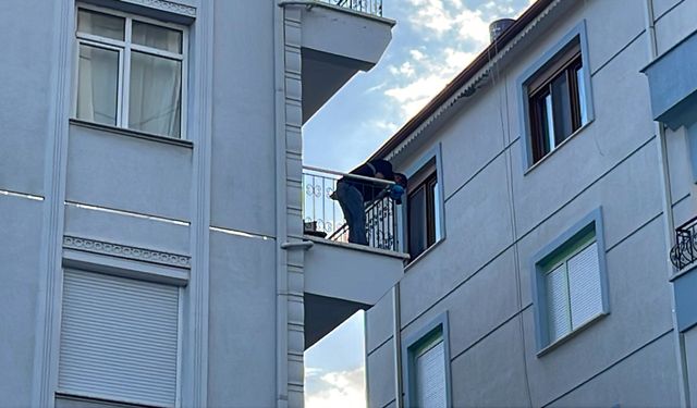 Üçüncü kattan düşen adam hayatını kaybetti