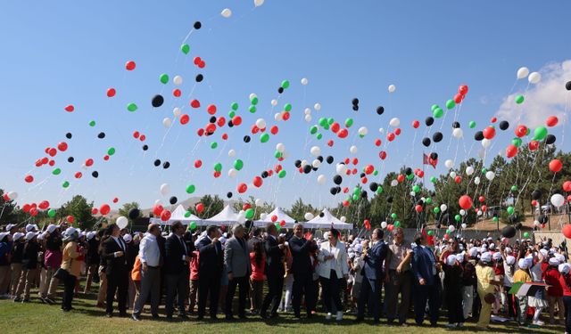Konya’dan Gazze’ye gökyüzü çocuklar için renklendi!