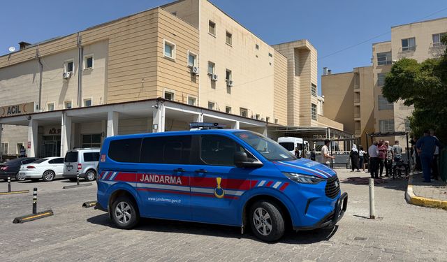Akrabalar arasında kavga! Taşlar bıçaklar havada uçuştu…