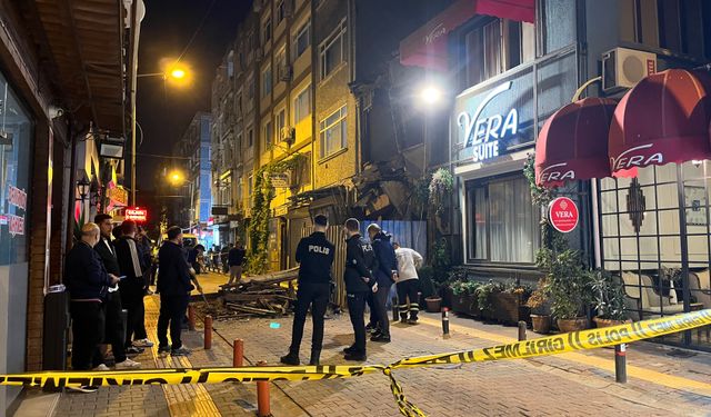 Metruk binada feci çökme: Sokağa savrulan molozlar dehşet saçtı