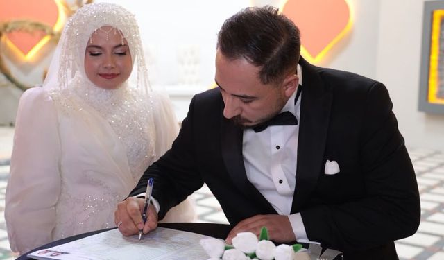 Çumra'da görkemli düğün: Elmas Hümeyra ile Halil İbrahim dünyaevine girdi