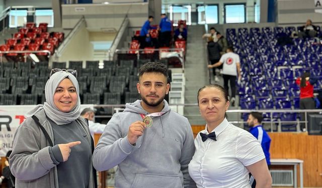 Doktor olmadı ama dünya şampiyonu oldu!