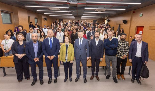 BİK Genel Müdürü Abdulkadir Çay iletişim fakültesi öğrencileriyle buluştu