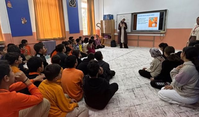 Geleceğin sağlıklı gülüşleri için öğrencilere ağız ve diş sağlığı taraması