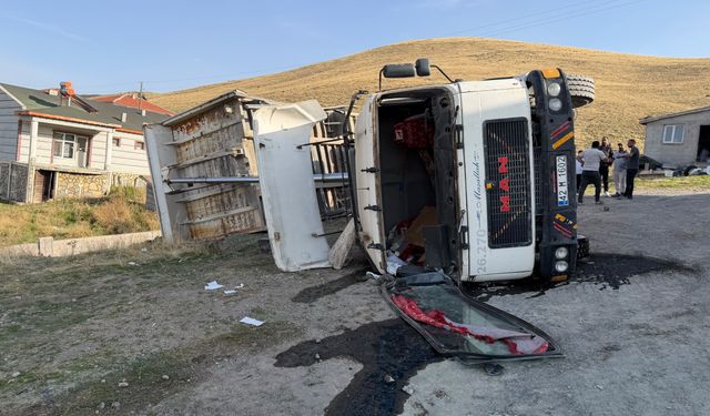 Kulu'da bugün ikinci kaza! Hafriyat yüklü kamyon devrildi