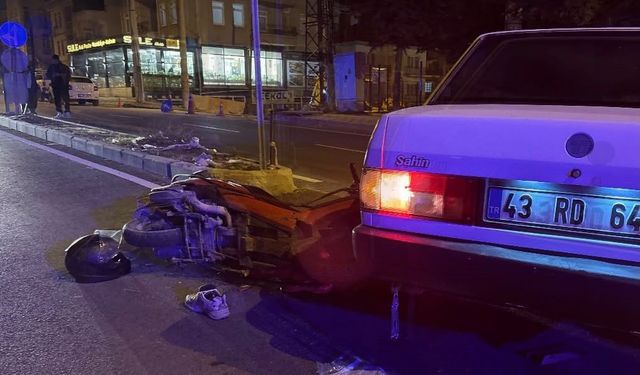 Otomobil ve motosikletin feci kazası! Yaralı var...