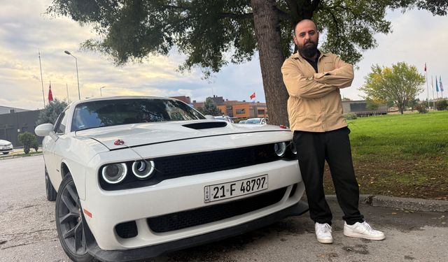 Asgari ücretle çalışıyor, 9 milyonluk lüks otomobile biniyor