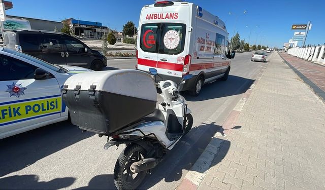 Otomobil motokuryeye çarptı: 1 yaralı!