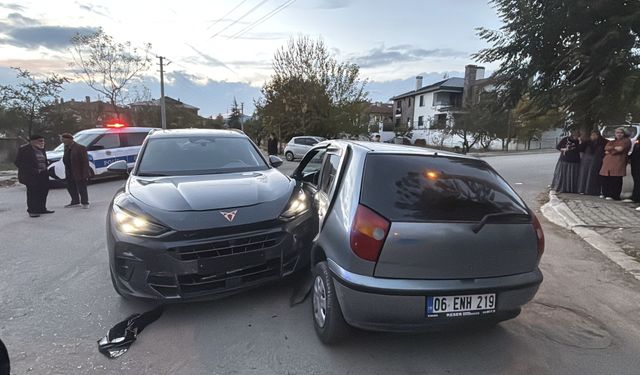 Mahalle arasında feci kaza! Yaralılar var…