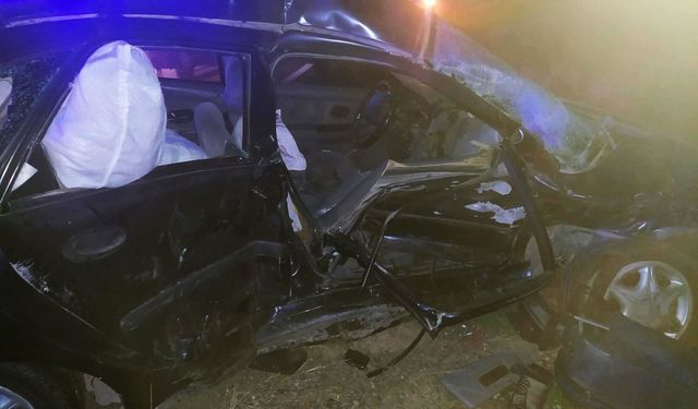 Otomobil ile hafif ticari araç çarpıştı! Ölü ve yaralılar var…