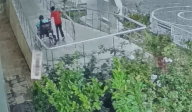 Sağanak yağış altında yürek ısıtan dostluk: Küçük Yusuf’un davranışı sosyal medyayı salladı!
