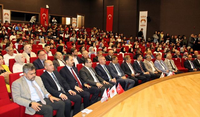 Konya'da 4 üniversiteden iş birliği: Denetimli serbestlikte ailenin gücü tartışıldı