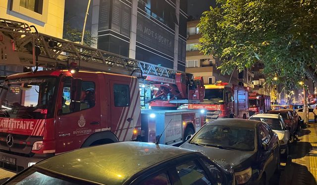 6 katlı apart otelde çıkan yangın paniğe yol açtı!
