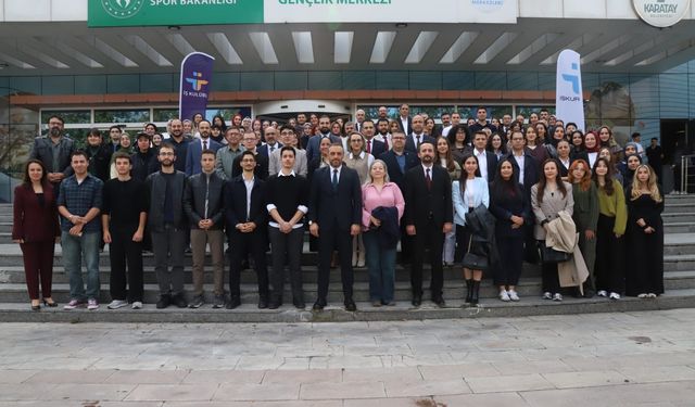 İŞKUR öncülüğünde Konya’daki üniversiteliler ile iş dünyası güç birliği yaptı!