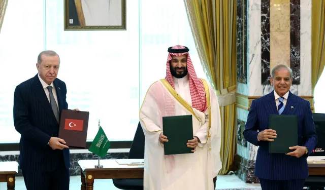 Katar Mekke İttifakı'na katılan i̇lk ülkelerden biri olmaya hazırlanıyor