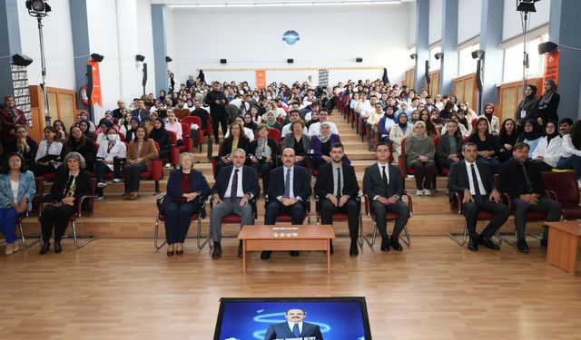 Geleceğin güçlü Türkiye’sini sizler inşa edeceksiniz!