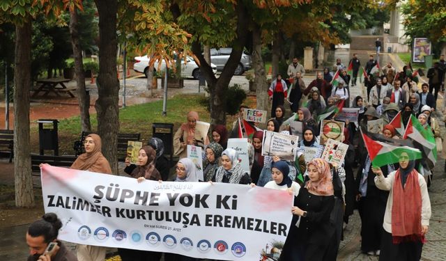 NEÜ İlahiyat Fakültesi’nde Gazze dayanışması!